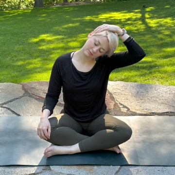 Yoga for Jewelers with Molly Davis