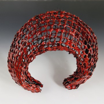 Wanna Mesh Around? Fusing and Enameling on Woven Steel Mesh with Bette Barnett