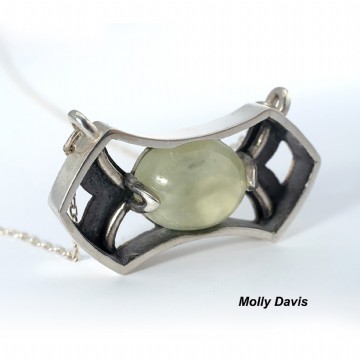 Full resolution version of Pendant by Molly Davis photo